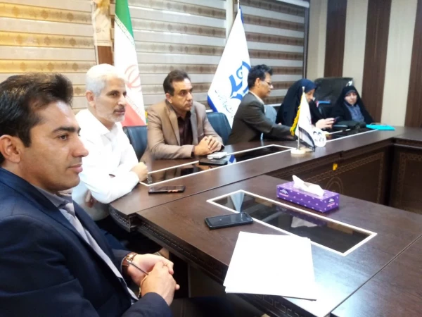 نشست مدیران محترم گروه و مسئولین آموزش با نماینده دانشجویان