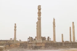 حضور دانشجو معلمان در اردوی نیم روزه  ی علمی تفریحی تخت جمشید