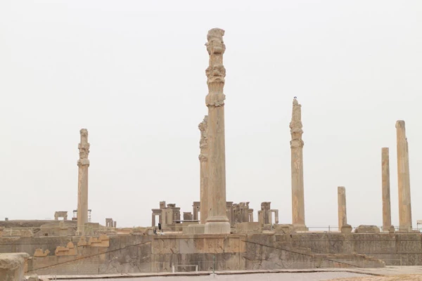 حضور دانشجو معلمان در اردوی نیم روزه  ی علمی تفریحی تخت جمشید