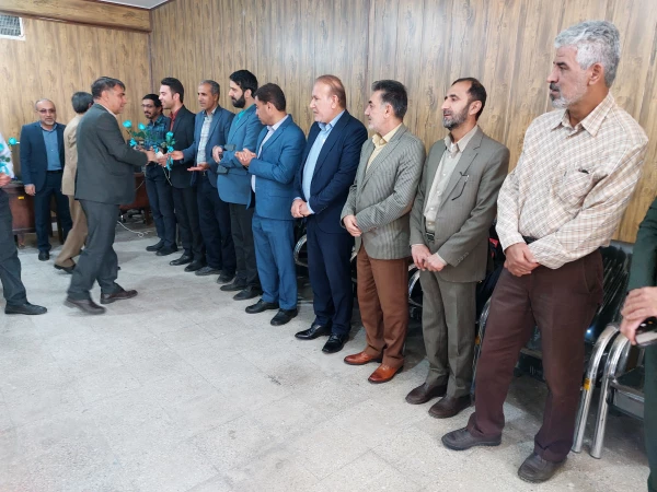 تقدیر از اساتید و اعضای هیئت علمی دانشگاه فرهنگیان واحد شهید مطهری شیراز به مناسبت روز معلم و (بزرگداشت سالروز شهادت استاد شهید مطهری)