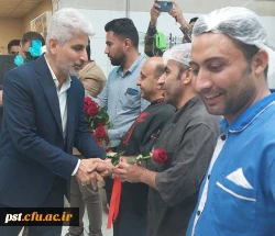 تقدیر و تشکر از نیروهای خدمات و نیروهای آشپزخانه به مناسبت روز کار و کارگر دانشگاه فرهنگیان واحد شهید مطهری شیراز 2