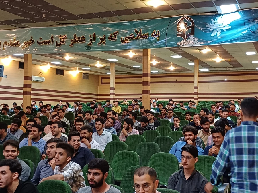 برگزاری بزرگداشت یادمان شهدا در واحد دانشگاهی شهید مطهری شیراز