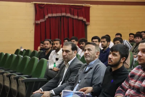 کارگاه پیشگیری از آسیب های اجتماعی در واحد شهید مطهری شیراز برگزار گردید.
 9