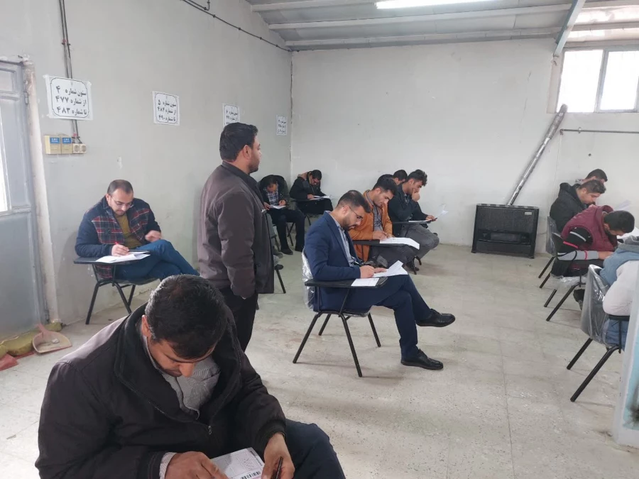 آزمون مهارت آموزان پودمان سری یازدهم آموزگار ابتدایی و استثنایی برادران در سالن امتحانات واحد شهید مطهری شیراز برگزار شد. 9