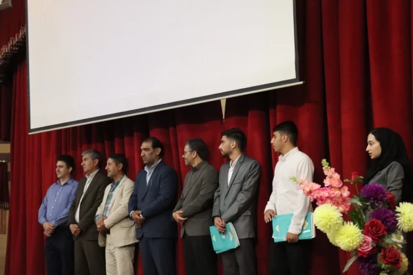 مراسم گرامیداشت روز روانشناس و مشاور با حضور دانشجویان رشته مشاوره و امور تربیتی دانشگاه فرهنگیان فارس و مسئولین محترم دانشگاه فرهنگیان فارس در روز سه شنبه مورخ ۹ اردیبهشت ماه ۱۴۰۴ در سالن اجتماعات واحد شهید مطهری شیراز برگزار شد. 2