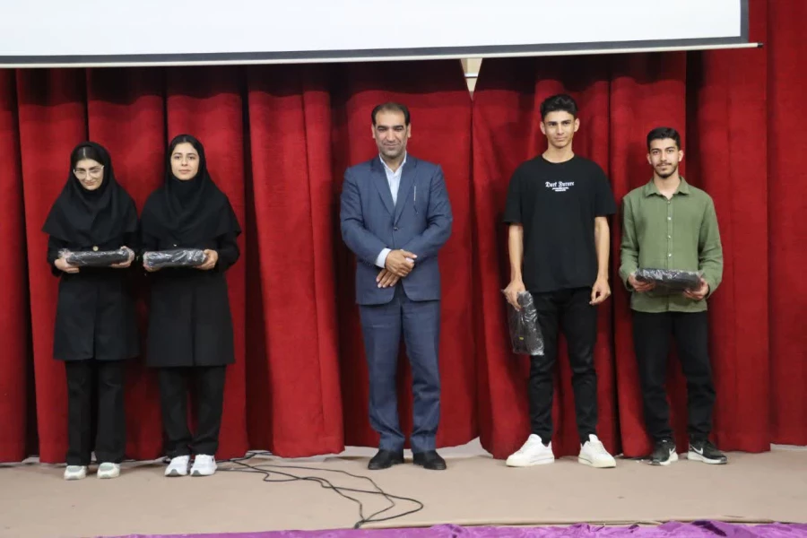 مراسم گرامیداشت روز روانشناس و مشاور با حضور دانشجویان رشته مشاوره و امور تربیتی دانشگاه فرهنگیان فارس و مسئولین محترم دانشگاه فرهنگیان فارس در روز سه شنبه مورخ ۹ اردیبهشت ماه ۱۴۰۴ در سالن اجتماعات واحد شهید مطهری شیراز برگزار شد. 4