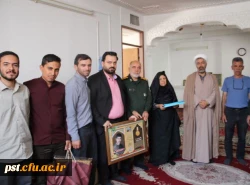 دیدار اعضای ستاد شاهد و ایثارگران مرکز شهید مطهری شیراز با خانواده محترم شهید محمد هادی  2