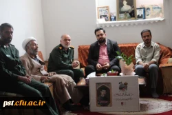 دیدار اعضای ستاد شاهد و ایثارگران مرکز شهید مطهری شیراز با خانواده محترم شهید محمد هادی  3