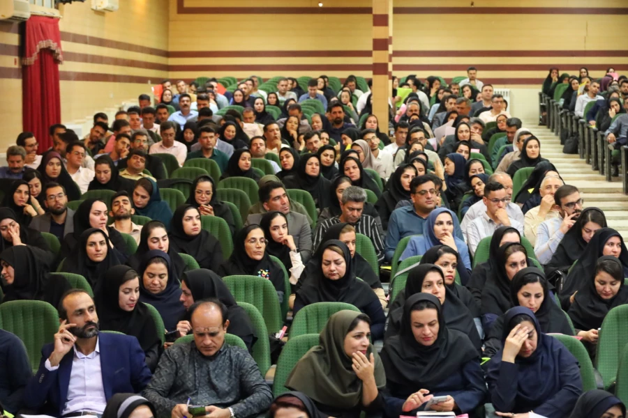 آیین افتتاحیه دوره چهار روزه توانمندسازی منابع انسانی با حضور سرگروه های آموزشی، کارشناسان، راهبران و مدیران دوره ابتدایی در دانشگاه فرهنگیان واحد شهید مطهری شیراز 4