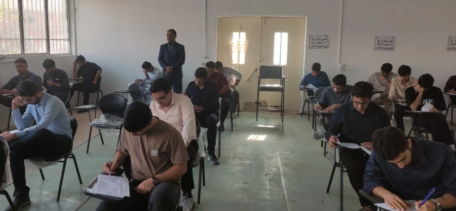 بازدید سرپرست دانشگاه فرهنگیان فارس از محل برگزاری امتحانات پایان ترم واحد شهید مطهری  3