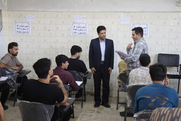 بازدید سرپرست دانشگاه فرهنگیان فارس از محل برگزاری امتحانات پایان ترم واحد شهید مطهری  4