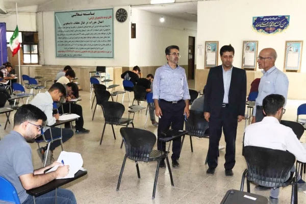 بازدید سرپرست دانشگاه فرهنگیان فارس از محل برگزاری امتحانات پایان ترم واحد شهید مطهری  6