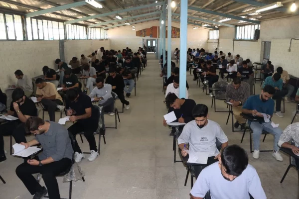 بازدید سرپرست دانشگاه فرهنگیان فارس از محل برگزاری امتحانات پایان ترم واحد شهید مطهری  9