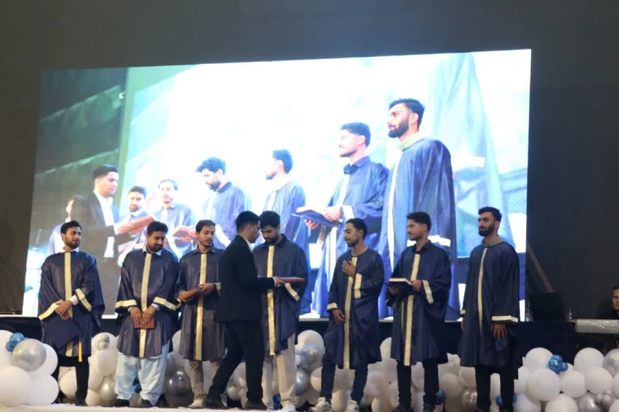 برگزاری مراسم آیین دانش آموختگی دانشجویان ورودی 1400 پردیس و واحدهای دانشگاهی برادران دانشگاه فرهنگیان فارس  9