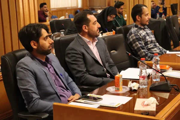 برگزاری نشست هم اندیشی سرپرست و برخی مسوولان دانشگاه فرهنگیان فارس با دبیران و اعضای شورای صنفی و رفاهی؛ تأکید بر ارتقاء سطح رفاهی و پیگیری مطالبات دانشجومعلمان 3