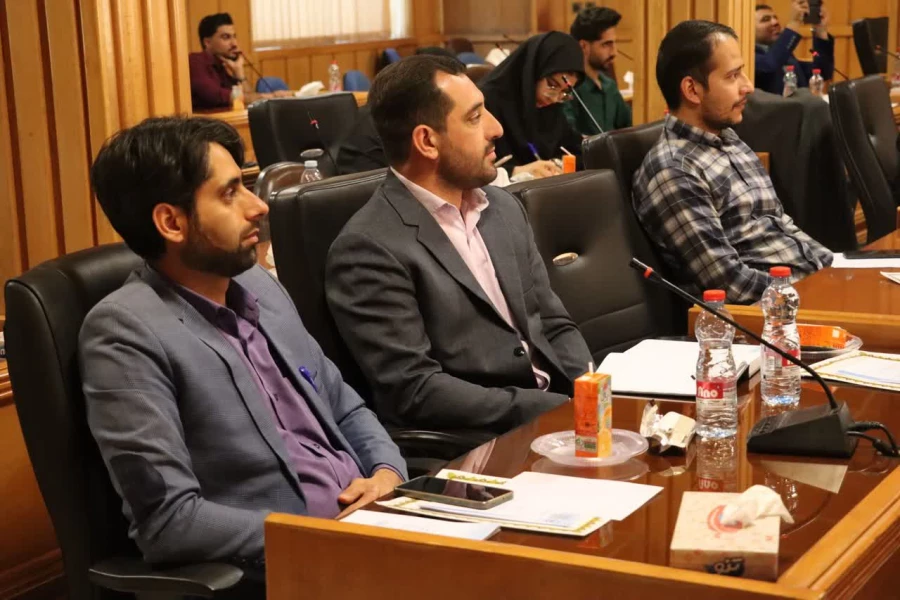 برگزاری نشست هم اندیشی سرپرست و برخی مسوولان دانشگاه فرهنگیان فارس با دبیران و اعضای شورای صنفی و رفاهی؛ تأکید بر ارتقاء سطح رفاهی و پیگیری مطالبات دانشجومعلمان 3