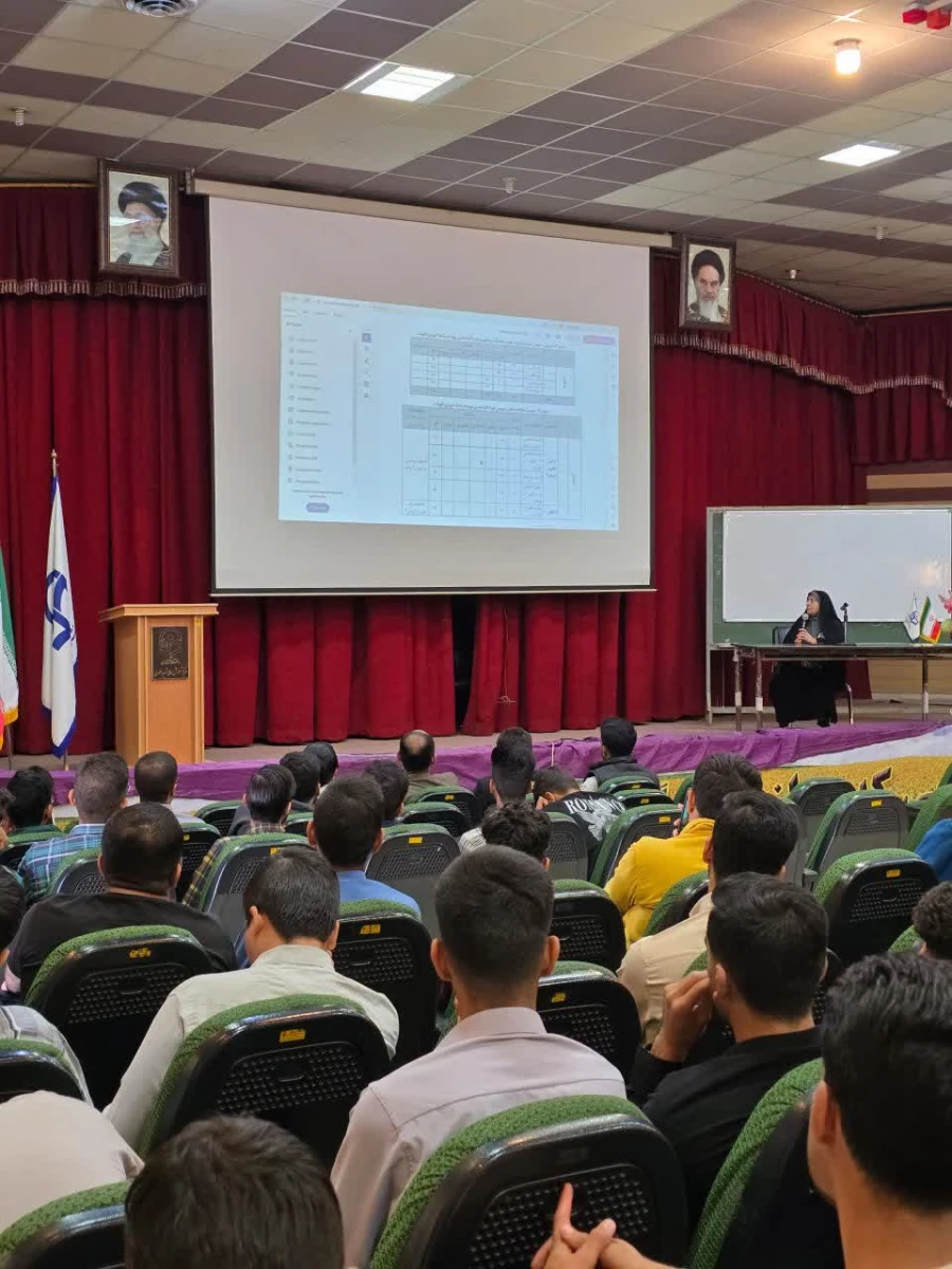 برگزاری کارگاه آشنایی با رشته الهیات و تبیین آینده تحصیلی و شغلی 
 4